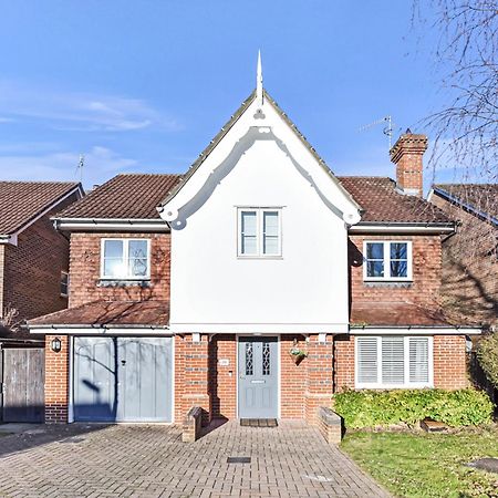The Woodlands, Shortstay, Ideal For Families, Relocation, Contractors, Travel Stay Horley Exteriör bild