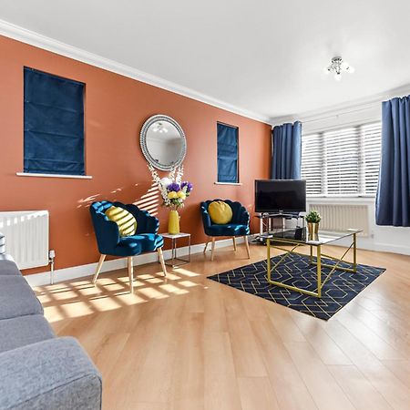 The Woodlands, Shortstay, Ideal For Families, Relocation, Contractors, Travel Stay Horley Exteriör bild