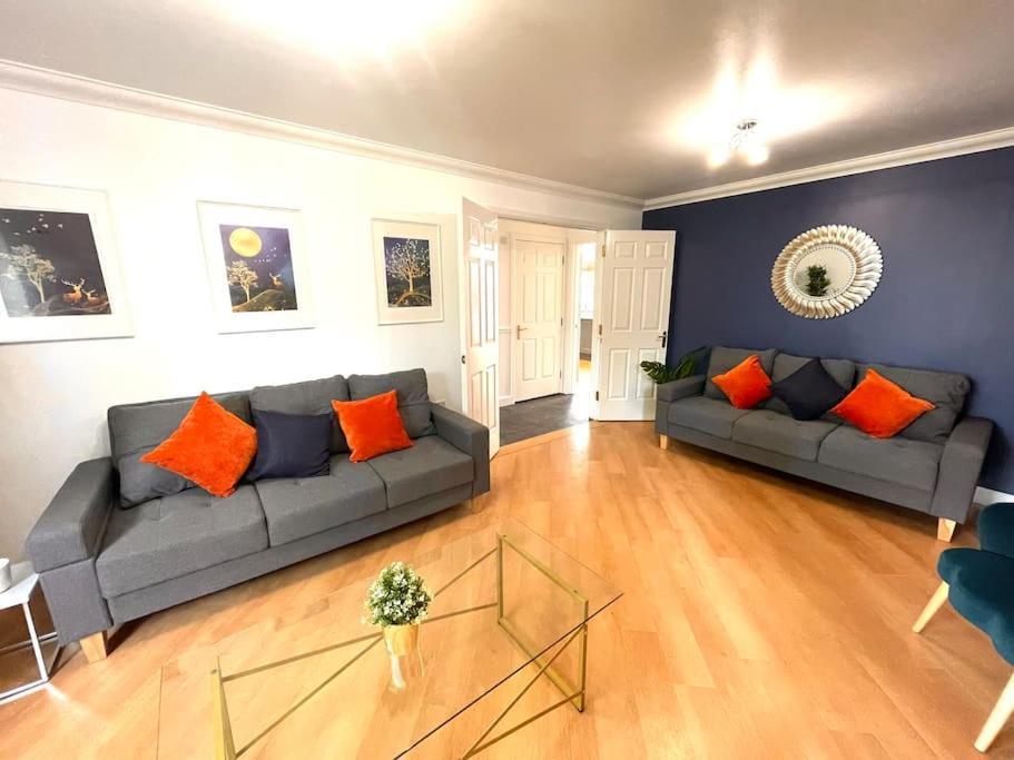 The Woodlands, Shortstay, Ideal For Families, Relocation, Contractors, Travel Stay Horley Exteriör bild