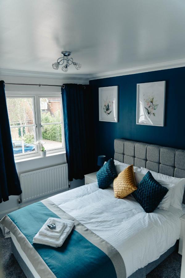 The Woodlands, Shortstay, Ideal For Families, Relocation, Contractors, Travel Stay Horley Exteriör bild