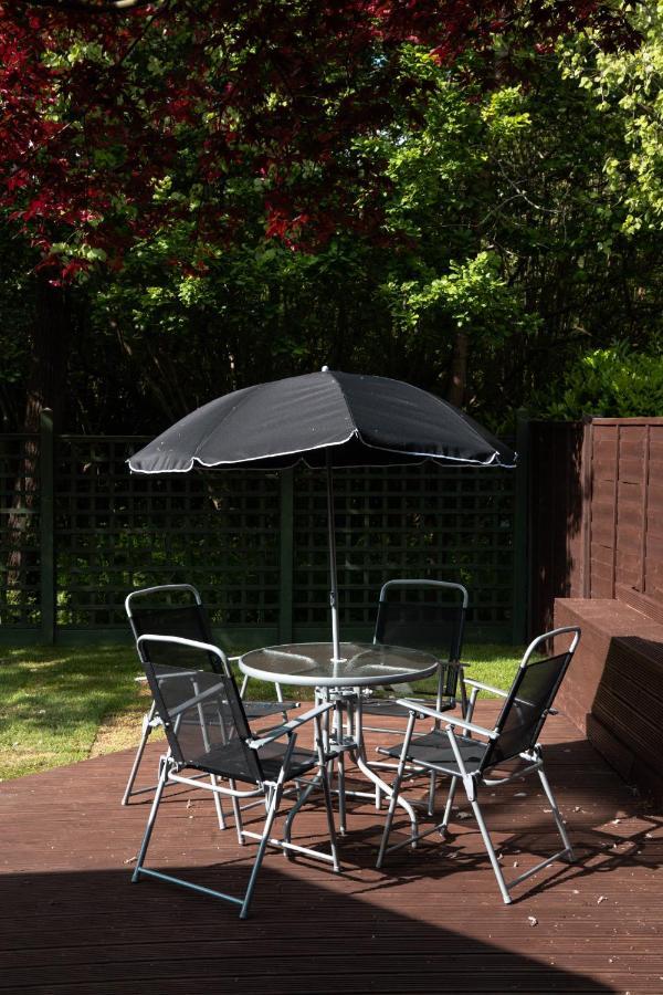 The Woodlands, Shortstay, Ideal For Families, Relocation, Contractors, Travel Stay Horley Exteriör bild